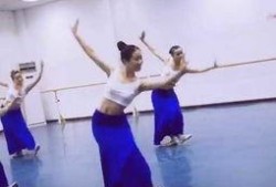 吃瓜体育生和舞蹈室1v1